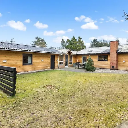 Four-bedroom Holiday In Holiday home